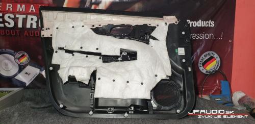 Nissan-xtrail-tlmenia kufra dverí inštalácia reproduktorov