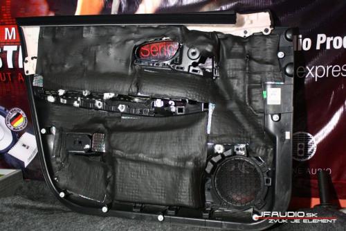 Nissan-xtrail-tlmenia kufra dverí inštalácia reproduktorov